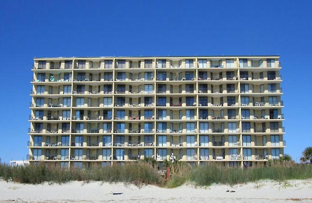 Beach Club 6F - Oceanfront condo with a recliner and outdoor pool