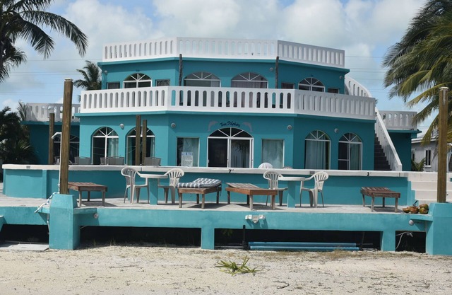 Beach front in welcoming San Pedro w/AC, pool, fitness room, WiFi, kitchenette