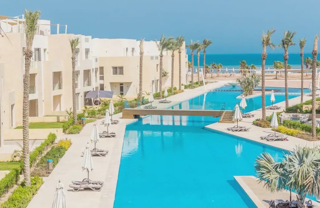 Beach Front Pool View 2 Bed Room Mangroovy El Gouna