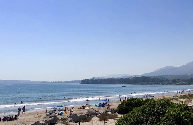 Beach front Sea Loft in Santa Barbara. Weekly discounts. Best beach sunsets!
