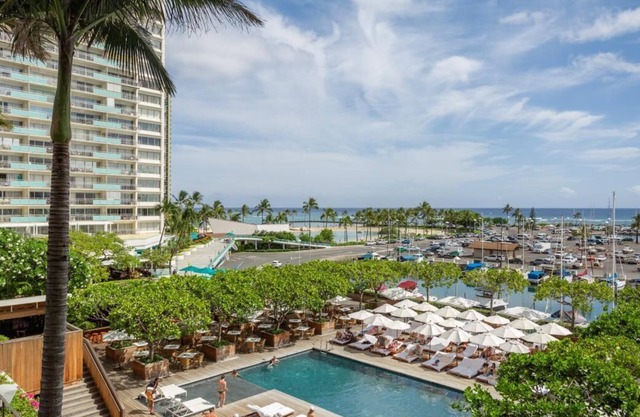 Beach Getaway! Partial Ocean View, Pools, Bar, Mini-Market, Parking