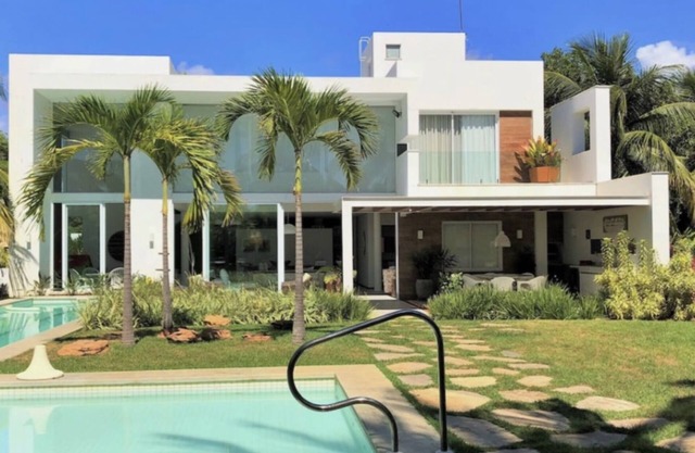 Beach House 4 suites and swimming pool. Comfort and privacy just a few steps from the sea
