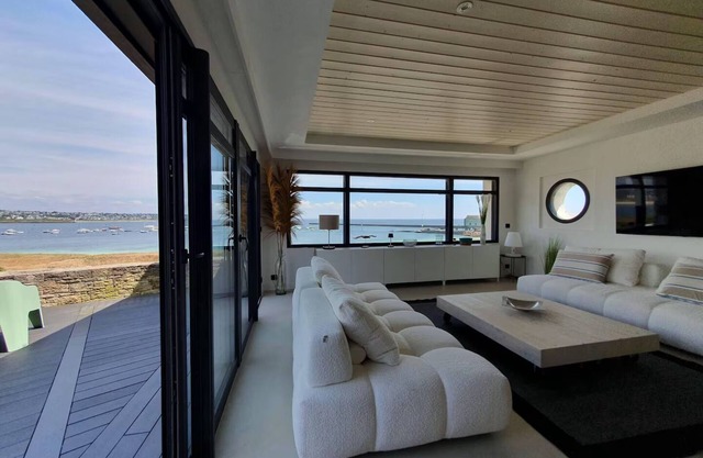 Beach house with sea view