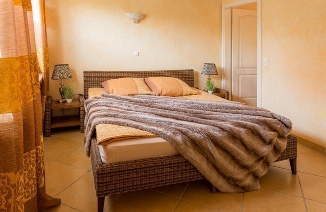 Beach location 2.5 bedrooms 2 bathrooms Wi-Fi Terrace parking central quiet family couples
