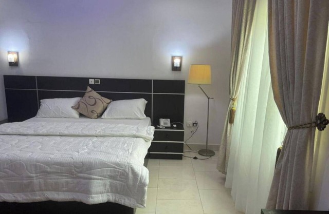 Beach Sand Hotel & Resort, Cotonou Deluxe Room 3