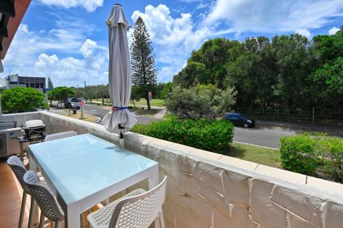 Beachfront 1BR and Loft Bliss Surf Cafe Escape