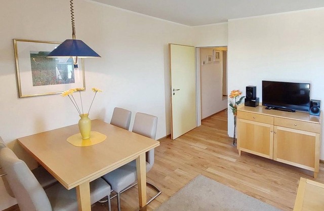 Beachfront 3-room apartment on the North Sea with balcony and sea view - Hus