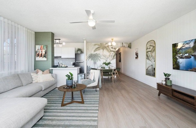Beachfront Bliss 2BR Broadbeach