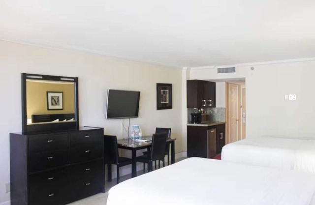 Beachfront Escape at Marco Polo Beach Resort! Gym, Pool