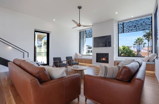 Beachfront Escape - 6 bedroom home with a private pool & beach access - 3nights
