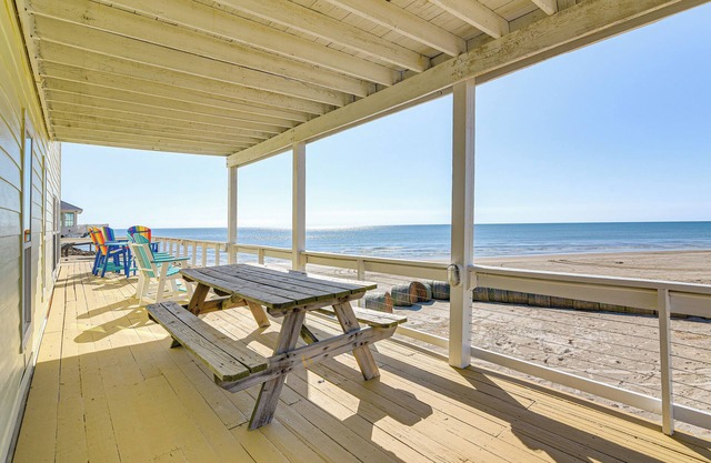 Beachfront Home w/Deck + Views in Freeport!