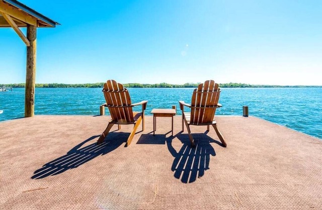 Beachfront Lakehouse on Lake Wylie!