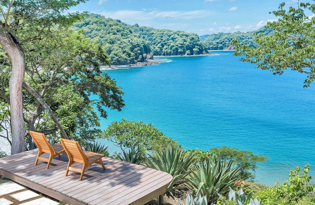 Beachfront- Stairs direct to Prieta beach, Expansive Ocean Views | Ultra Private