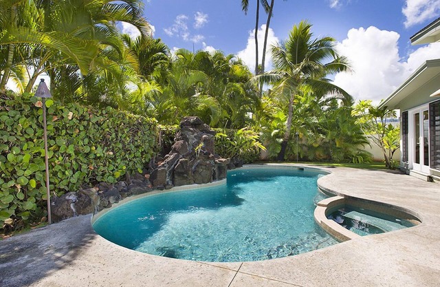 Beachside Kailua AC 3min to beach - DATES AVAIL! Min Stay 7 Nights-CONTACT HOST