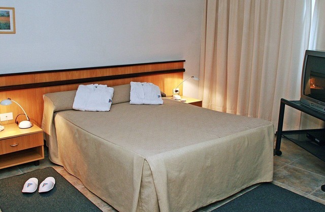 Beautiful 2 bedroom unit at resort, sleeps 6