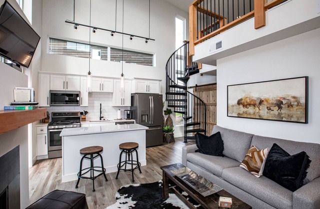 Beautiful 1BD w/ Loft at The Quarry! Amazing Amenities & close to all the fun