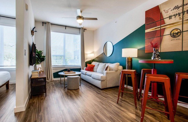 Beautiful 1BR in Riverside Austin 9300