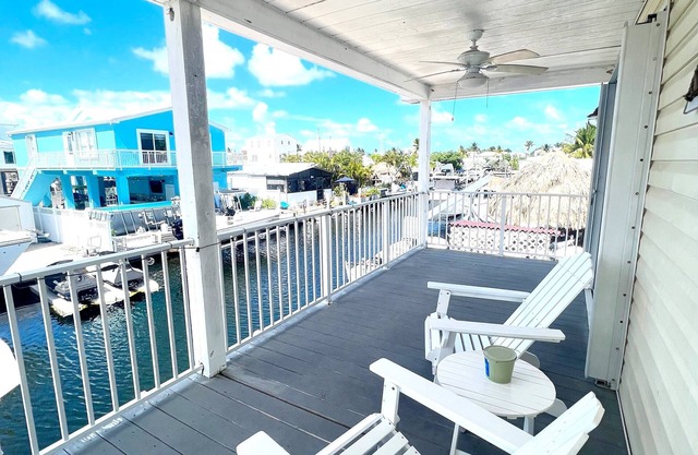 Beautiful 3 bd 2 bth on Canal - Private Beach - Convenient Ocean Access