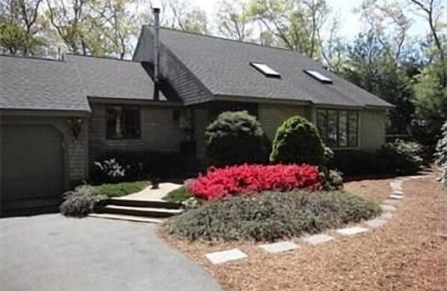 Beautiful 3br Cape, Access To Bike Path & Pond, Large Deck, Quiet Street