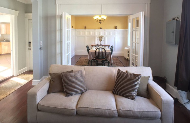 Beautiful 4 BR, mins to Time Square, Private Entrance, Parking