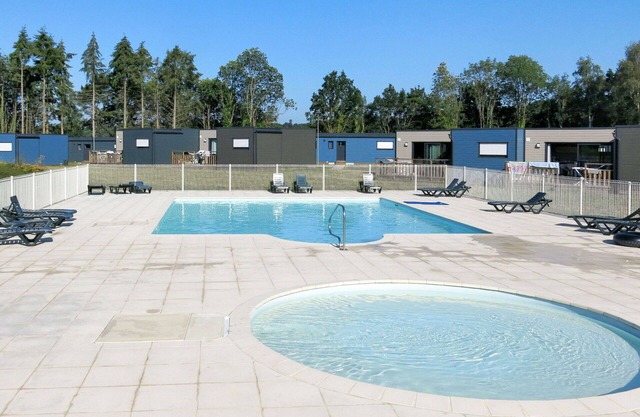 Beautiful apartment in villa for 4 guests with pool, WIFI, TV, terrace and pets allowed