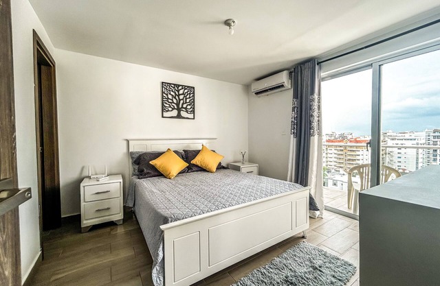 Beautiful apartment centrally located in the city of Santo Domingo, with swimming pool and gym.