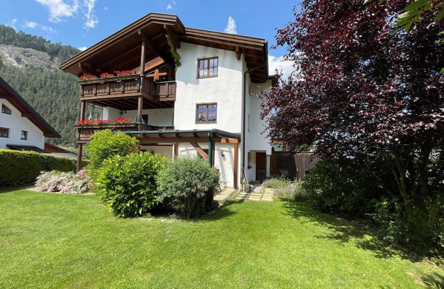 Beautiful apartment for 6 guests with WIFI, TV and terrace