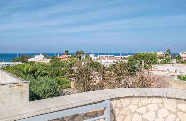 Beautiful Apartment in Bari With 3 Bedrooms and Wifi
