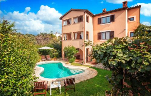 Beautiful Apartment In Pula With Wifi