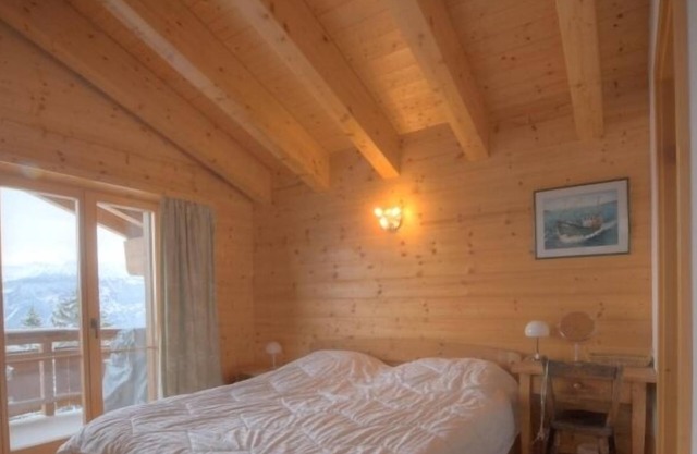 Beautiful apartment located close to the village square with 4 bedrooms, including a master bedroom