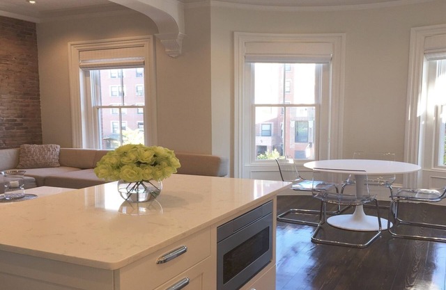 Beautiful Boston Brownstone!