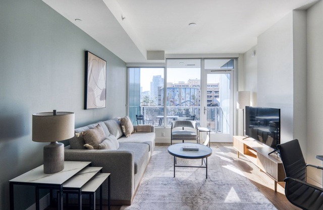 Beautiful Gaslamp 1BR w/Gym, Sauna & W/D, nr shops, by Blueground