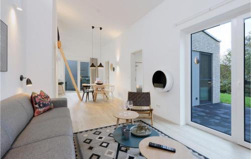 Beautiful Home In Lembruchdümmer See