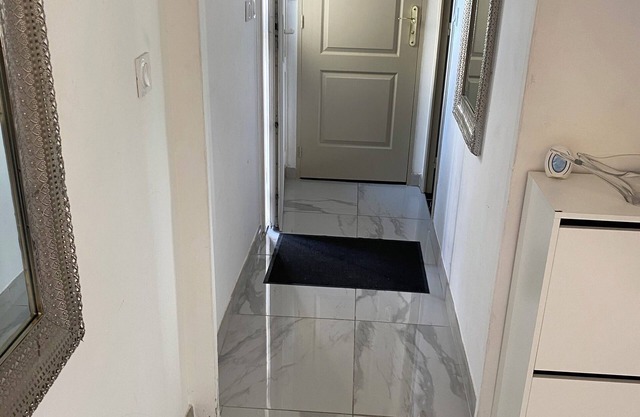 Beautiful house with heated pool and jacuzzi 10 minutes from downtown