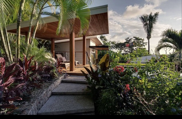 Beautiful Jungle Casita with plunge pool, Yoga/chill deck - stunning beach views