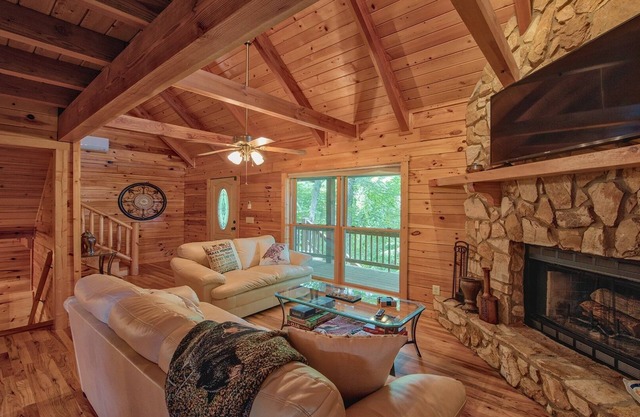 Beautiful Log Cabin with Panoramic Views