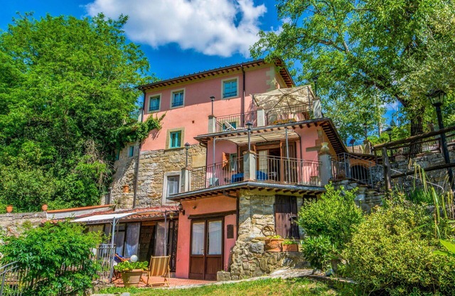 Beautiful private villa for 12 people with WIFI, private pool, TV, terrace and pets allowed