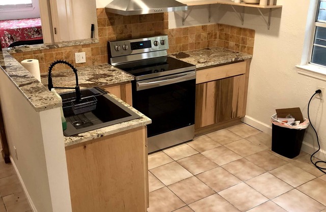 Beautiful Private House Near the Fairgrounds/Jazzfest, hospitals. Pet friendly.