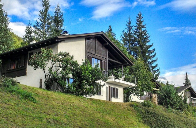 Beautiful private villa for 8 people with WIFI, TV, patio, pets allowed and panoramic view