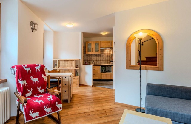 Beautiful private villa for 4 people with WIFI, TV, balcony and parking
