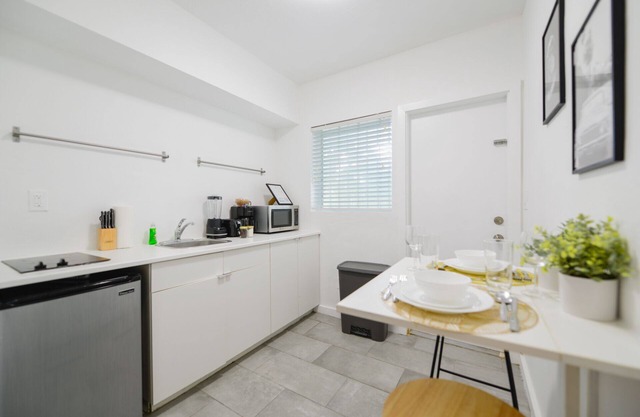 Beautiful Studio 15 min from the beach