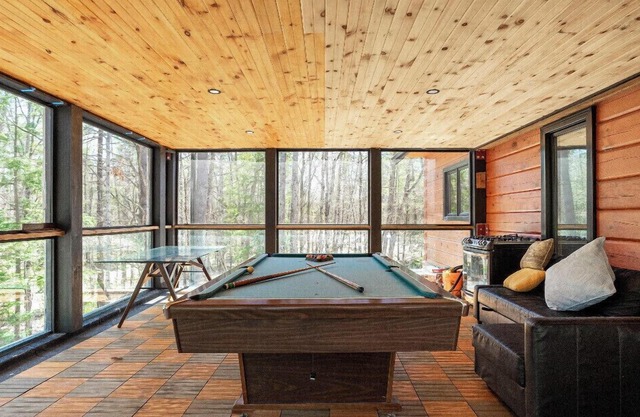 Beautiful waterfront log home