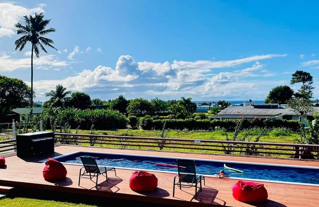 Beautifully appointed inland property with ocean and mountain views.