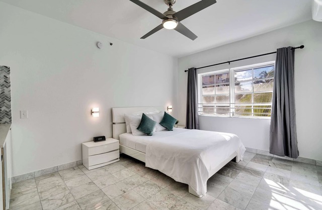 Best location by the Beach ! Free WiFi - TV - All amenities