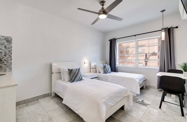 Best location by the Beach ! Free WiFi - TV - All amenities