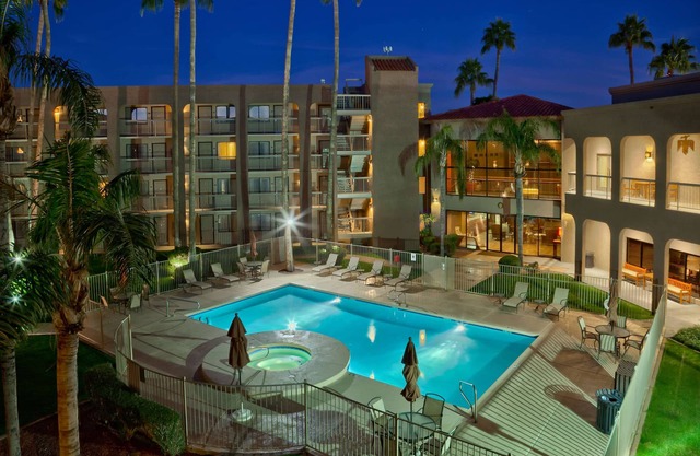Best Western Plus Scottsdale Thunderbird Suites