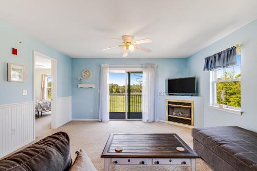 Bethany Bay Pettinaro 