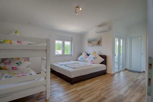Biševo Apartmani