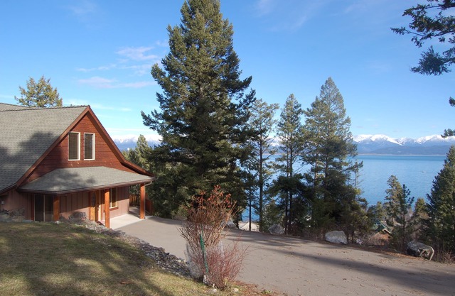 Big Sky Montana Experience. Great View, Easy Access, Privacy & Modern Amenities