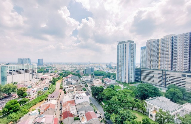 Big Studio Loft Apartment at The Reiz Condominium Medan By Travelio